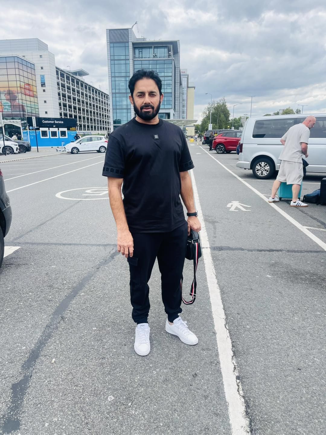 "സർക്കാർ നൽകിയ ചെക്ക് ബൗൺസായപ്പോൾ ഞെട്ടിപ്പോയി. പിസിബി ചെയർമാൻ അത് കൈകാര്യം ചെയ്യുമെന്ന് പറഞ്ഞെങ്കിലും ഒന്നും നടന്നില്ല. സർക്കാരിൻ്റെ വാഗ്ദാനം ആണെന്ന് പറഞ്ഞു. അങ്ങനെ ഞങ്ങൾക്ക് ഐസിസി നൽകിയ സമ്മാനത്തുക മാത്രമേ ലഭിച്ചുള്ളൂ."- അജ്മൽ തുടർന്നു.