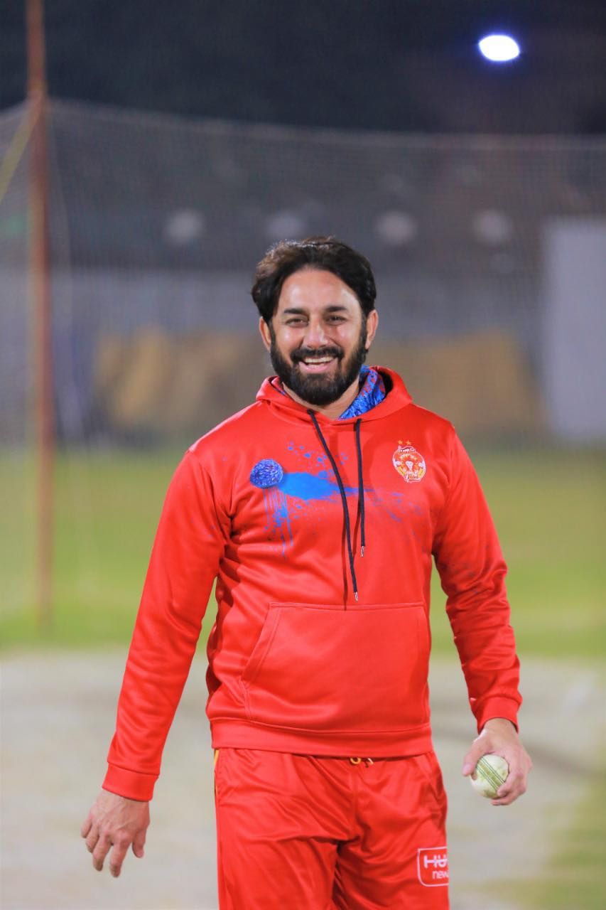 പാകിസ്താൻ മുൻ പ്രധാനമന്ത്രിക്കെതിരെ നാണം കെട്ട വെളിപ്പെടുത്തലുമായി പാകിസ്താൻ്റെ മുൻ താരം. പ്രധാനമന്ത്രി നൽകിയ 25 ലക്ഷം രൂപയുടെ ചെക്ക് തന്നെന്നും അത് മടങ്ങിയെന്നുമാണ് മുൻ പാകിസ്താൻ സ്പിന്നർ സഈദ് അജ്മലിൻ്റെ വെളിപ്പെടുത്തൽ. (Image Courtesy- Saeed Ajmal Facebook)