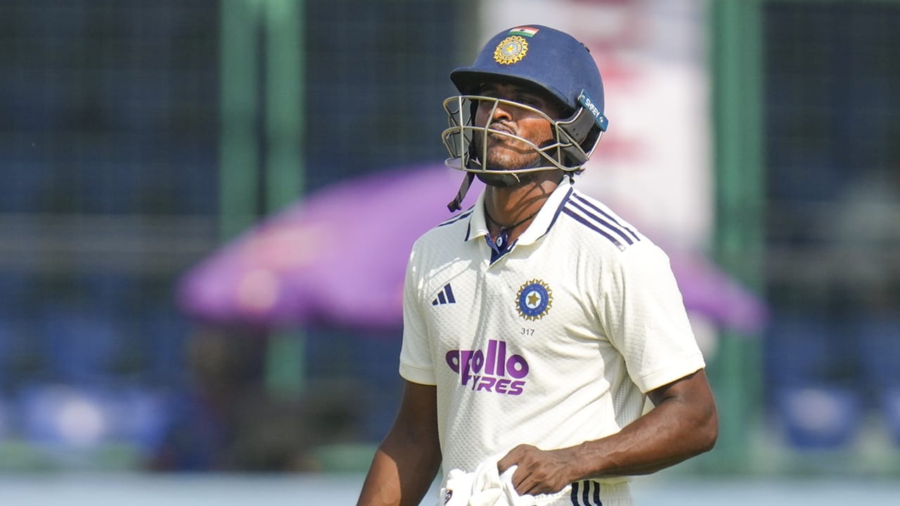 ചെന്നൈ സ്വദേശിയായ സുദർശൻ ആഭ്യന്തര ക്രിക്കറ്റിൽ തമിഴ്‌നാടിന് വേണ്ടിയാണ് കളിക്കുന്നത്. 2022ലാണ് സായ് ടൈറ്റന്‍സിലെത്തുന്നത്. വളരെ പെട്ടെന്ന് തന്റെ ടൈറ്റന്‍സിന്റെ പ്രധാന താരങ്ങളിലൊരാളായി സായ് സുദര്‍ശന്‍ മാറി  (Image Credits: PTI)