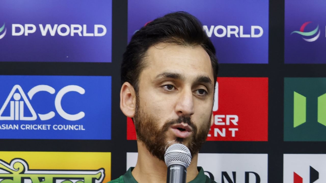 ടൂർണമെന്റിലുടനീളം അദ്ദേഹത്തിന്റെ ക്യാപ്റ്റൻസി തീരുമാനങ്ങൾ വിമർശനങ്ങൾ നേരിട്ടു. ഇന്ത്യയോട് തോറ്റതിന് പിന്നാലെ താരത്തെ ക്യാപ്റ്റന്‍ സ്ഥാനത്തുനിന്ന് നീക്കണമെന്ന ആവശ്യമുയര്‍ന്നു.  തുടര്‍ന്ന് സല്‍മാനെ നായക സ്ഥാനത്തുനിന്ന് നീക്കാന്‍ പിസിബി ആലോചിക്കുകയായിരുന്നു (Image Credits: PTI)