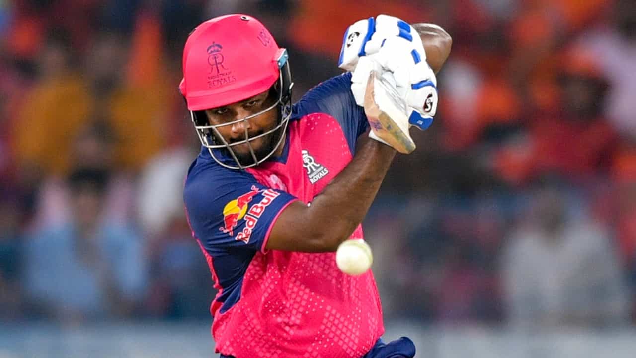 Sanju Samson: സഞ്ജുവിനായുള്ള വടം വലിയിൽ നിന്ന് പിന്മാറി ടീമുകൾ; കാരണം രാജസ്ഥാൻ്റെ പിടിവാശി Sanju Samson: സഞ്ജുവിനായുള്ള വടം വലിയിൽ നിന്ന് പിന്മാറി ടീമുകൾ; കാരണം രാജസ്ഥാൻ്റെ പിടിവാശി