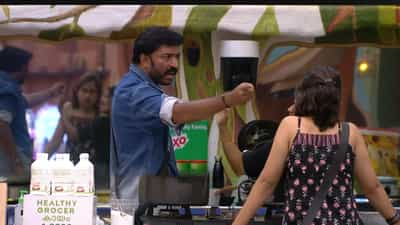 Bigg Boss Malayalam Season 7: ചേട്ടച്ഛനും പെങ്ങളൂട്ടികളും തെറ്റിപ്പിരിയുന്നു; ഷാനവാസിനെതിരെ നൂറയും ആദിലയും