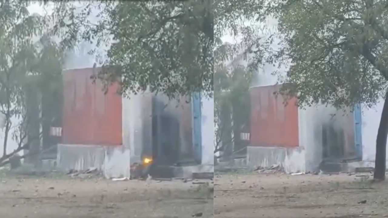 Sivakasi Explosion: ശിവകാശിയിലെ പടക്ക നിർമ്മാണശാലയിൽ സ്ഫോടനം; തൊഴിലാളികൾ കുടിങ്ങികിടക്കുന്നു Sivakasi Explosion: ശിവകാശിയിലെ പടക്ക നിർമ്മാണശാലയിൽ സ്ഫോടനം; തൊഴിലാളികൾ കുടിങ്ങികിടക്കുന്നു