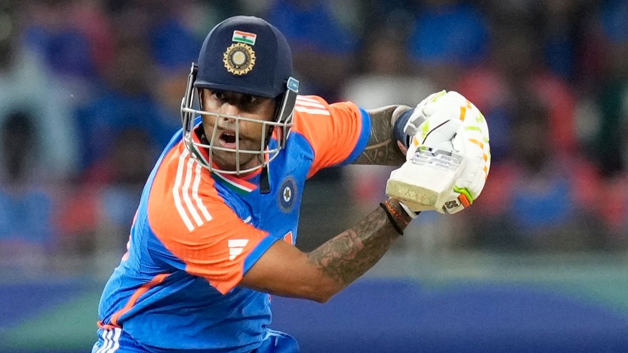 രോഹിത് ശര്‍മ വിരമിക്കുമ്പോള്‍ ടീമിനെ പിന്നെ ആര് നയിക്കും? അപ്പോള്‍ നന്നായി പ്രകടനം കാഴ്ചവച്ചിരുന്നെങ്കില്‍ സാധ്യതയുണ്ടായിരുന്നു. ഏകദിനത്തില്‍ ഇപ്പോഴും കാര്യമായ അവസരം ലഭിച്ചിട്ടില്ലെന്നും താരം വ്യക്തമാക്കി (Image Credits: PTI)