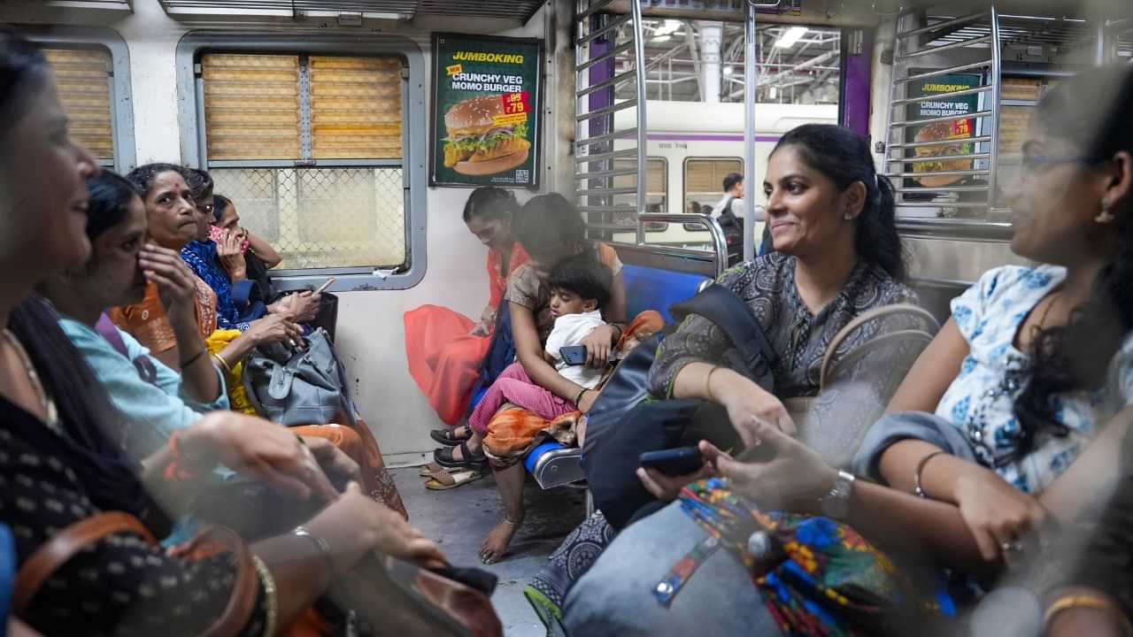 Train Travel: രാത്രിയിൽ ട്രെയിൻ യാത്ര ചെയ്യുമ്പോൾ ശ്രദ്ധിക്കേണ്ടത്; അറിഞ്ഞിരിക്കണം ഈ നിയമങ്ങൾ