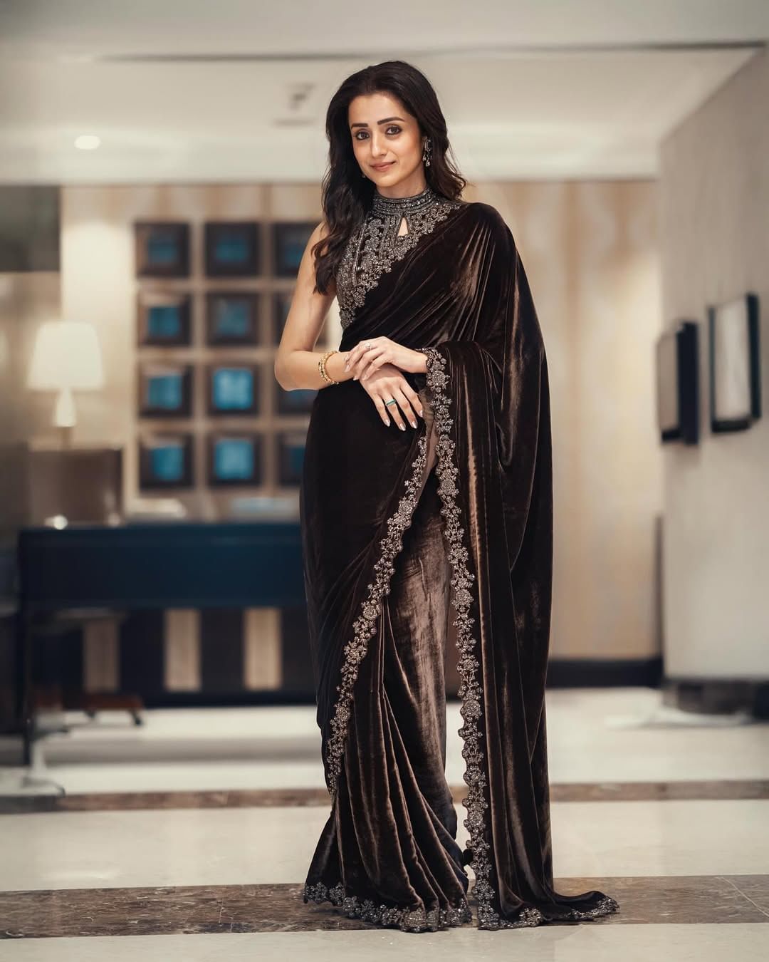 വിവാഹത്തിനുള്ള ശരിയായ സമയം ഇതുവരെ വന്നിട്ടില്ലെന്നും തൃഷ പറഞ്ഞിരുന്നു.2015ൽ വ്യവസായിയായ വരുൺ മണിയനുമായി തൃഷയുടെ വിവാഹനിശ്ചയം നടന്നിരുന്നു. എന്നാൽ അധികം വൈകാതെ ഇരുവരും പിരിയുകയായിരുന്നു. വിവാഹശേഷം അഭിനയം തുടരാനുള്ള തൃഷയുടെ തീരുമാനമാണ് വരുണുമായി വേർപിരിയാൻ കാരണമെന്നാണ് റിപ്പോർട്ടുകൾ.