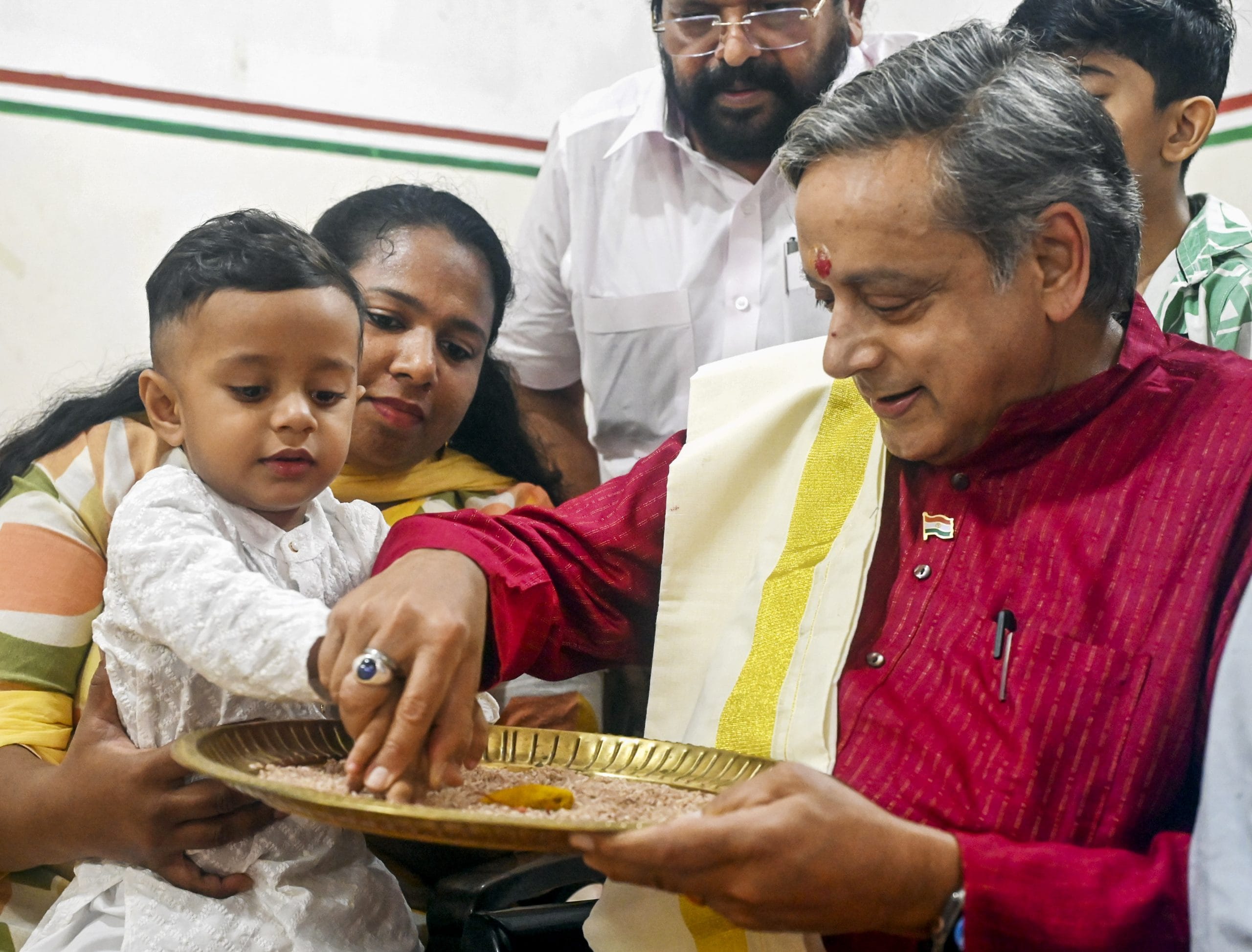 അക്ഷരം തൊട്ട് തുടങ്ങാം... അറിവിൻ്റെ ആകാശം സ്വന്തമാക്കാം... വിദ്യാരംഭം ആശംസകൾ. (PTI Filed Images)