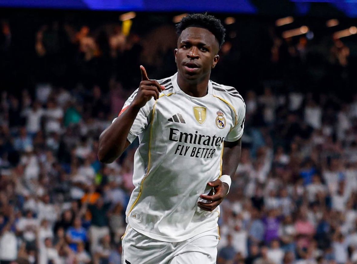 സാബി അലോൻസോയുടെ സഹപരിശീലകനായ സബാസ് പരില്ലയോടാണ് വിനീഷ്യസ് തൻ്റെ ദേഷ്യവും വിമർശനവും അറിയിച്ചത്. ഇത് പരിശീലകൻ സാബി അലോൻസോയ്ക്കും റയൽ മാനേജ്മെൻ്റിനുമുള്ള മുന്നറിയിപ്പായാണ് സമൂഹമാധ്യമങ്ങൾ കണക്കാക്കുന്നത്.