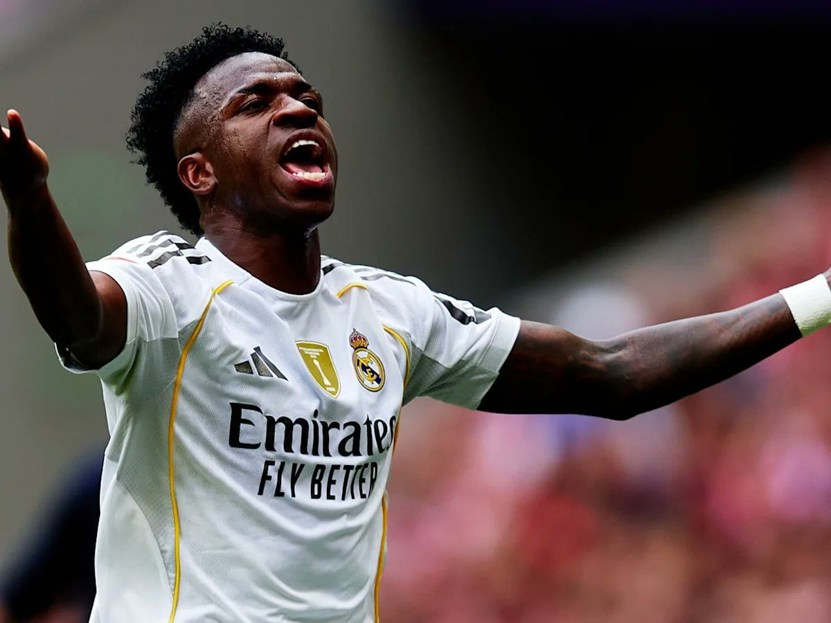 മത്സരത്തിൻ്റെ 72ആം മിനിട്ടിൽ വിനീഷ്യസിനെ പിൻവലിച്ച അലോൻസോ റോഡ്രിഗോയെ പകരം കളത്തിലിറക്കി. പിച്ചിൽ നിന്ന് ഡഗൗട്ടിലേക്ക് നടക്കുമ്പോൾ "എപ്പോഴും ഞാൻ. ഇങ്ങനെയാണെങ്കിൽ ഞാൻ ടീം വിടുകയാണ്. ടീം വിടുന്നത് തന്നെയാണ് എനിക്ക് നല്ലത്."- എന്ന് താരം പറഞ്ഞു.
