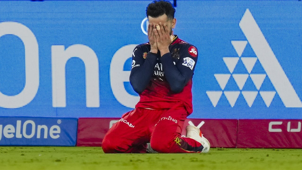 നിലവില്‍ ഊഹാപോഹങ്ങളാണ് പ്രചരിക്കുന്നതെന്നും അദ്ദേഹം ചൂണ്ടിക്കാട്ടി. കോഹ്ലിക്ക് ഇരട്ട കരാറുണ്ടായിരിക്കാമെന്നും ചോപ്ര പറഞ്ഞു. ആര്‍സിബിയുടെ ഓഹരികള്‍ വിറ്റേക്കുമെന്ന് നേരത്തെ റിപ്പോര്‍ട്ടുകളുണ്ടായിരുന്നു (Image Credits: PTI)