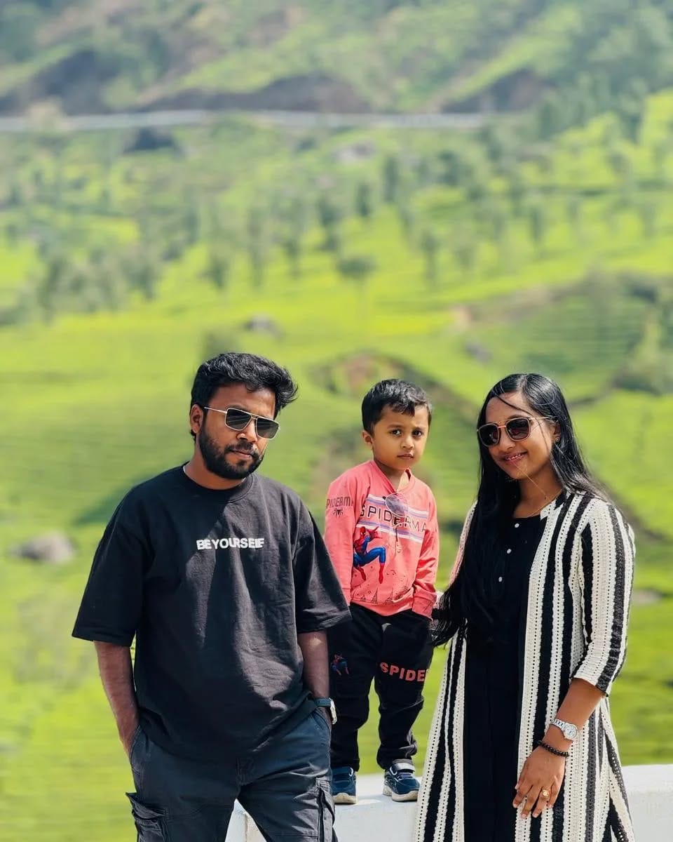 ബാലതാരമായി സിനിമയിൽ എത്തിയ വിഷ്ണു അമര്‍ അക്ബര്‍ അന്തോണി എന്ന സിനിമയിലൂടെ തിരക്കഥാകൃത്തായി മാറി. കട്ടപ്പനയിലെ ഋത്വിക് റോഷന്‍, വികടകുമാരന്‍, നിത്യഹരിതനായകന്‍ തുടങ്ങിയ സിനിമകളിൽ നായകനായും വിഷ്ണു എത്തി.
