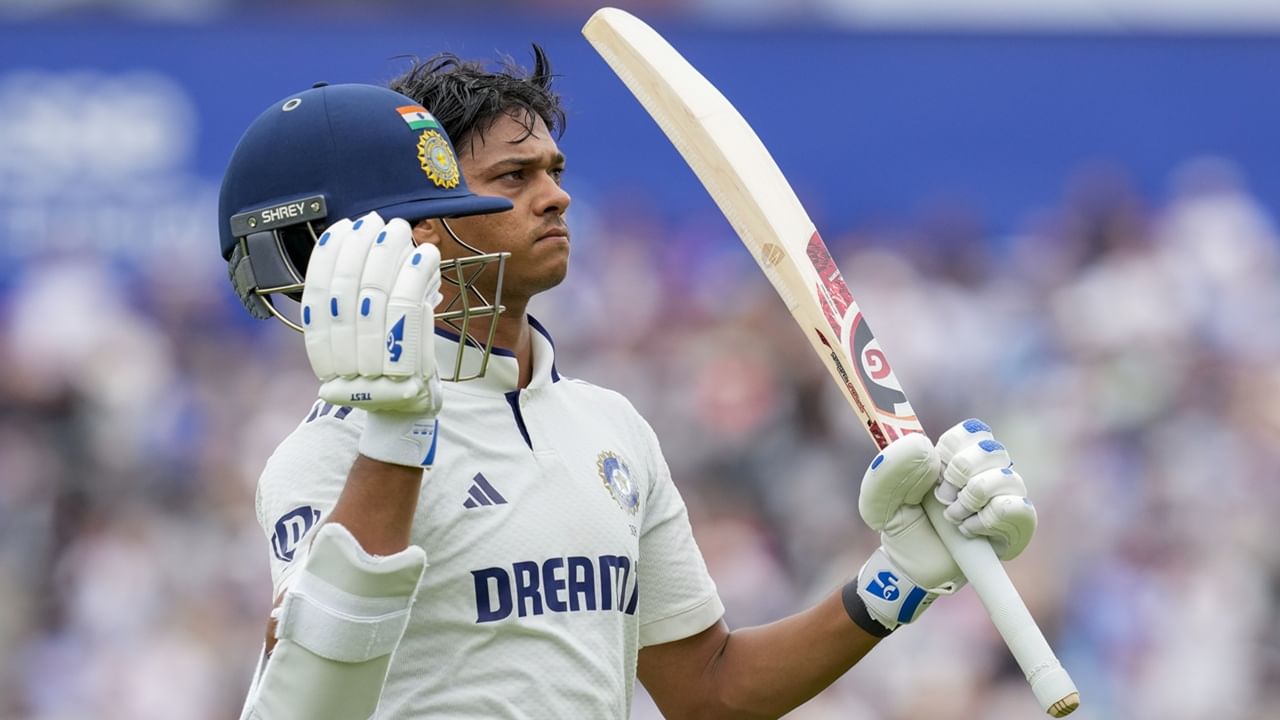 എന്നാല്‍ രാജസ്ഥാന്‍ റോയല്‍സിന്റെ ക്യാപ്റ്റനാകാണ് ജയ്‌സ്വാളിന് സാധിച്ചേക്കും. നിലവിലെ ക്യാപ്റ്റനായ സഞ്ജു സാംസണ്‍ ഫ്രാഞ്ചെസി വിട്ടേക്കുമെന്നാണ് അഭ്യൂഹം. ഇതില്‍ സ്ഥിരീകരണമില്ല. സഞ്ജു റോയല്‍സ് വിട്ടാല്‍ മാനേജ്‌മെന്റ് ജയ്‌സ്വാളിനെ ക്യാപ്റ്റനാക്കിയേക്കാം  (Image Credits: PTI)