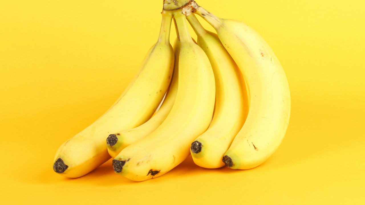 കൊളസ്ട്രോൾ നിയന്ത്രിക്കുക, ഹൃദയാരോഗ്യം, തലച്ചോറിന്റെ പ്രവർത്തനങ്ങൾ, മാനസികാരോഗ്യം തുടങ്ങിയവയ്ക്കും പഴം കഴിക്കുന്നത് ഗുണകരമാണ്. (Image Credit: Unsplash)