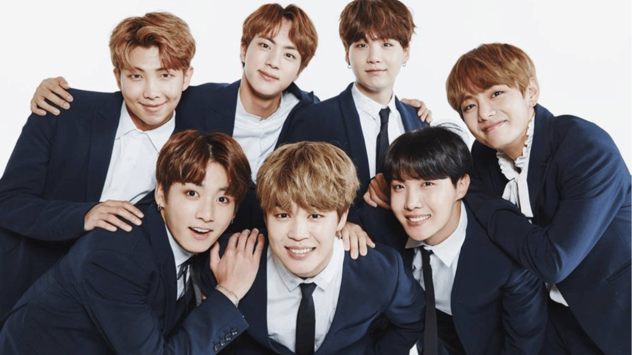 2026 മാർച്ചിൽ പുതിയ ആൽബമെത്തുമെന്നാണ് വിവരം. അതിനോടനുബന്ധിച്ച് വേൾ‌ഡ് ടൂറും ക്രമീകരിച്ചിട്ടുണ്ട്. അതേസമയം വേൾഡ് ടൂറിന്റെ ഭാ​ഗമായി താരങ്ങൾ ഇന്ത്യയിലെത്തുമെന്നാണ് അഭ്യൂഹങ്ങൾ. ഈ സ്വപ്നം യാഥാർത്ഥ്യമാകുമോ എന്ന ആകാംഷയിലാണ് ഇന്ത്യൻ ആർമി. (Image Credit: Instagram)