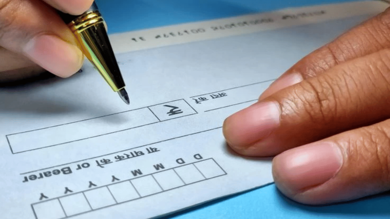 Cheque Clearance: ഇനി കാത്തിരിക്കേണ്ട, വേഗത്തിൽ ചെക്ക് മാറാം; പുതിയ സംവിധാനം നാളെ മുതൽ