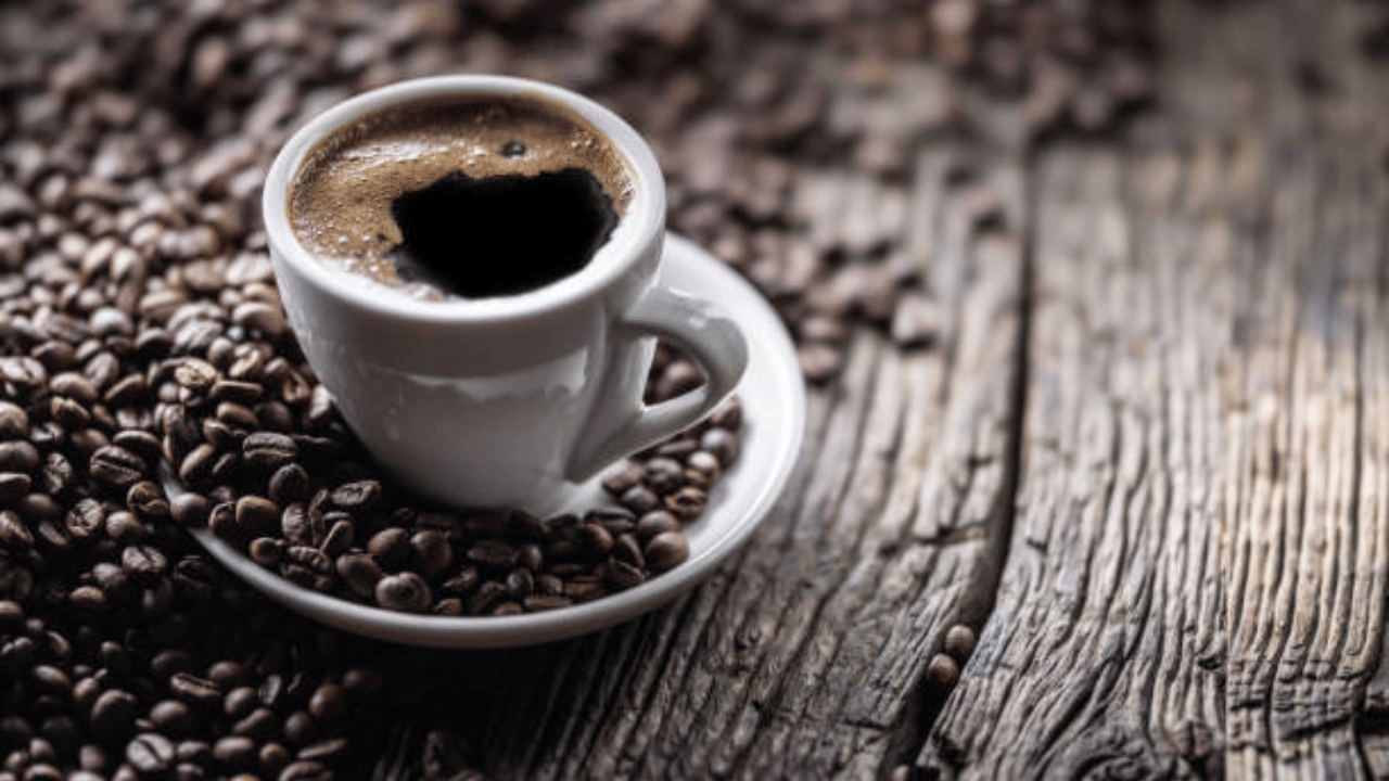 Coffee Powder Price: കാപ്പി കുടിക്കുന്നതിന് മുമ്പ് വില അറിഞ്ഞോളൂ, ആള് അല്പം റിച്ചാ...