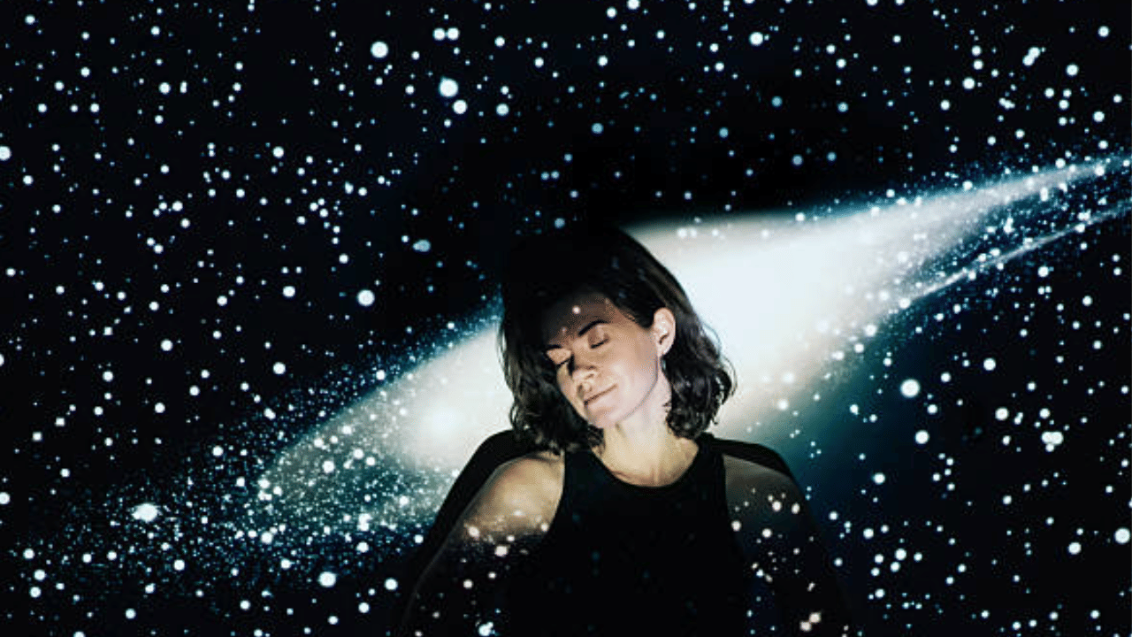 പലപ്പോഴും നമ്മൾ 'സ്വപ്‌നങ്ങൾ' എന്ന് വിളിക്കുന്നത് രാത്രിയിലെ കാഴ്ചകളെയോ അല്ലെങ്കിൽ കേവലം ആഗ്രഹങ്ങളെയോ ആണ്. എന്നാൽ മിക്കപ്പോഴും ആ സ്വപ്നങ്ങൾ നേടിയെടുക്കാൻ നമുക്ക് കഴിയാറില്ല. അതിന്റെ കാരണങ്ങൾ ചാണക്യൻ തന്റെ ചാണക്യനീതിയിൽ പറയുന്നുണ്ട്. (Image Credit: Getty Images)