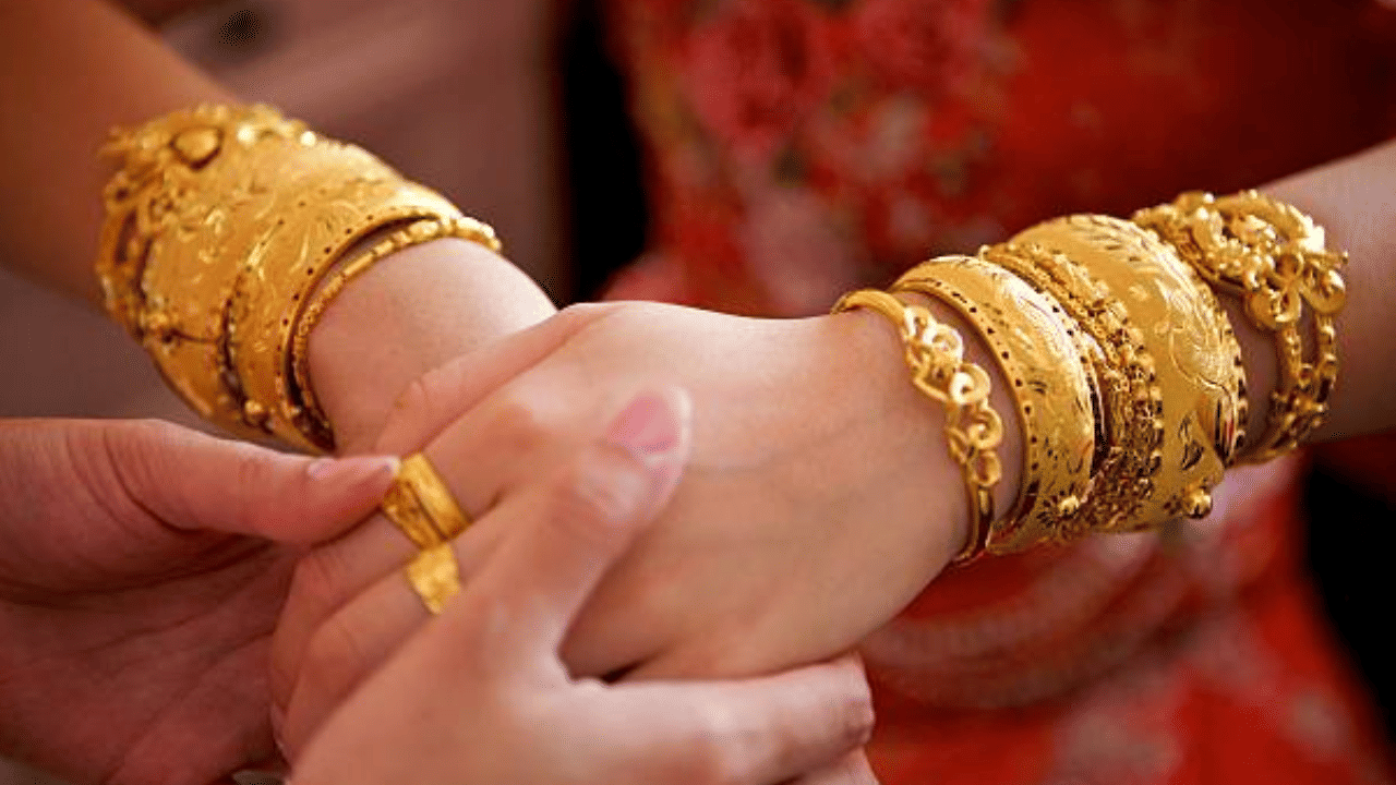 Gold Rate: തേരോട്ടം തുടർന്ന് സ്വർണം, പൊന്നിലിനി എന്ത് പ്രതീക്ഷ, അവസാനം എന്താകും?