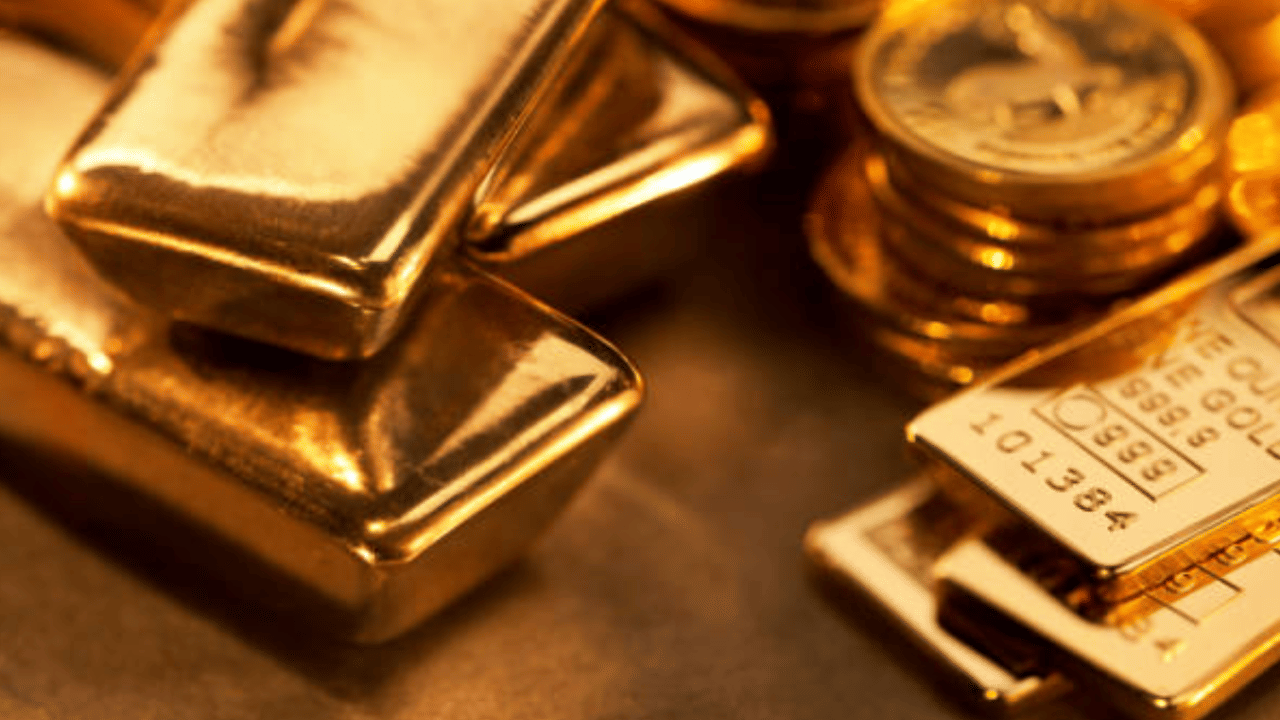 നിലവിൽ സ്വർണം വൻ കുതിപ്പിന് ബ്രേക്കിട്ടിയിരിക്കുകയാണ്. മൂന്ന് ദിവസത്തിനിടെ 5640 രൂപയുടെ ഇടിവാണ് സംസ്ഥാനത്തുണ്ടായത്.  സ്വർണവില 70000 രൂപ വരെ എത്തിയേക്കുമെന്ന പ്രവചനങ്ങളുമുണ്ട്. (Image Credit: Getty Images)
