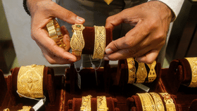 Gold Rate: ഒരു പവന് ഒരു ലക്ഷം; സ്വർണം പണിതരുമോ?