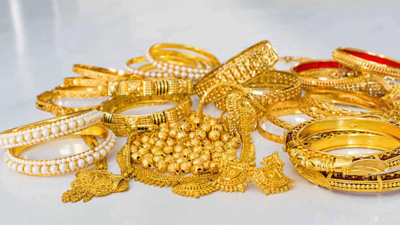 Gold Rate Today: ഹാവൂ ആശ്വാസമായി, താഴോട്ടിറങ്ങി സ്വർണം; ഇന്നത്തെ നിരക്ക്...