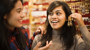 Gold: ഒരു പവന് 75,376 രൂപ, സ്വർണം വാങ്ങാൻ പുത്തൻ തലമുറ തന്നെ മിടുക്കർ