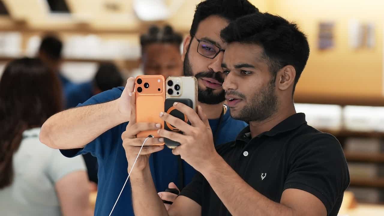 iPhone 17 Air: വാങ്ങാനാളില്ല; ഐഫോൺ 17 എയർ നിർമ്മാണം നിർത്തിവച്ചെന്ന് റിപ്പോർട്ട്