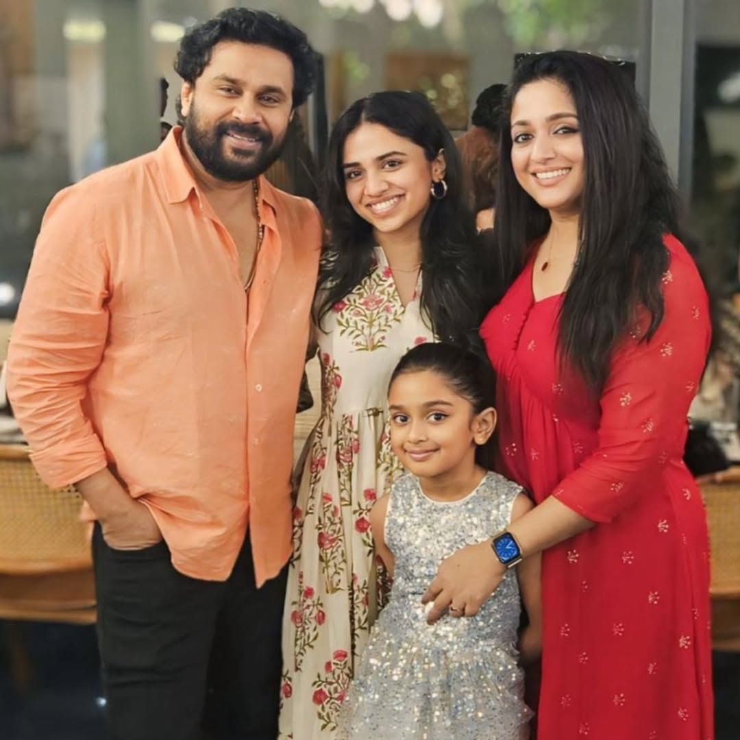 ഇതിന്റെ വീഡിയോ സോഷ്യൽ മീഡിയയിൽ വ്യാപകമായി പ്രചരിച്ചു. വിവാഹശേഷം ദിലീപ്, കാവ്യയെ അഭിനയിക്കാൻ വിടുന്നില്ല എന്ന തരത്തിൽ പറയുന്നവർക്കുള്ള മറുപടിയാണിതെന്നാണ് പ്രേക്ഷകർ പറയുന്നത്.