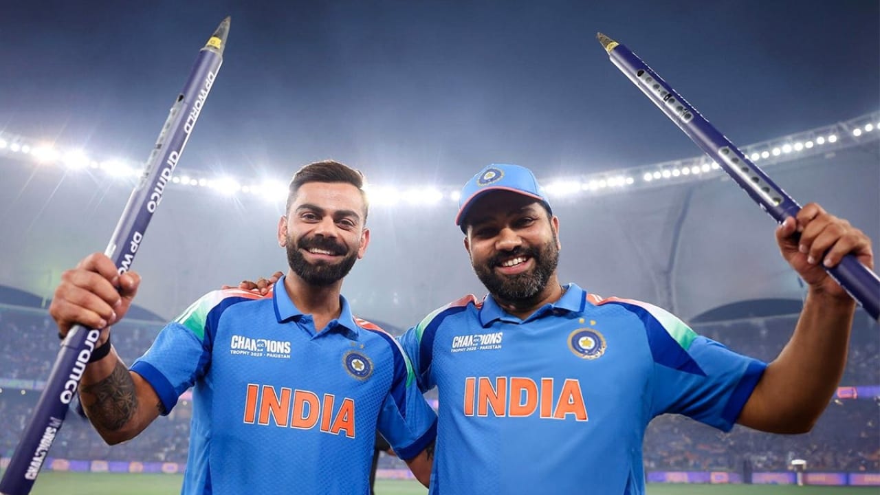 ഇന്ത്യയും ഓസ്ട്രേലിയയും തമ്മിലുള്ള ഏകദിന പരമ്പരയ്ക്ക് നാളെ തുടക്കം. പെർത്ത് സ്റ്റേഡിയത്തിൽ പ്രാദേശിക സമയം പകൽ 11.30ന് മത്സരം ആരംഭിക്കും. രോഹിത് ശർമ്മയും വിരാട് കോലിയും തിരികെയെത്തുന്ന ഈ പരമ്പര എപ്പോൾ, എവിടെ എങ്ങനെ കാണാമെന്ന് പരിശോധിക്കാം. (Image Courtesy - Social Media) 
