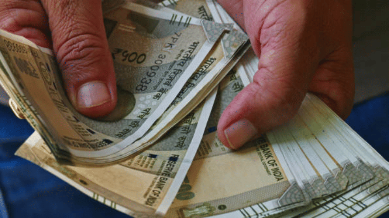 EMI: ഇഎംഐ എടുത്തിട്ടുണ്ടോ? ആഴ്ചയിലോ, മാസത്തിലോ, തിരിച്ചടയ്ക്കാൻ മികച്ച രീതി ഇത്...