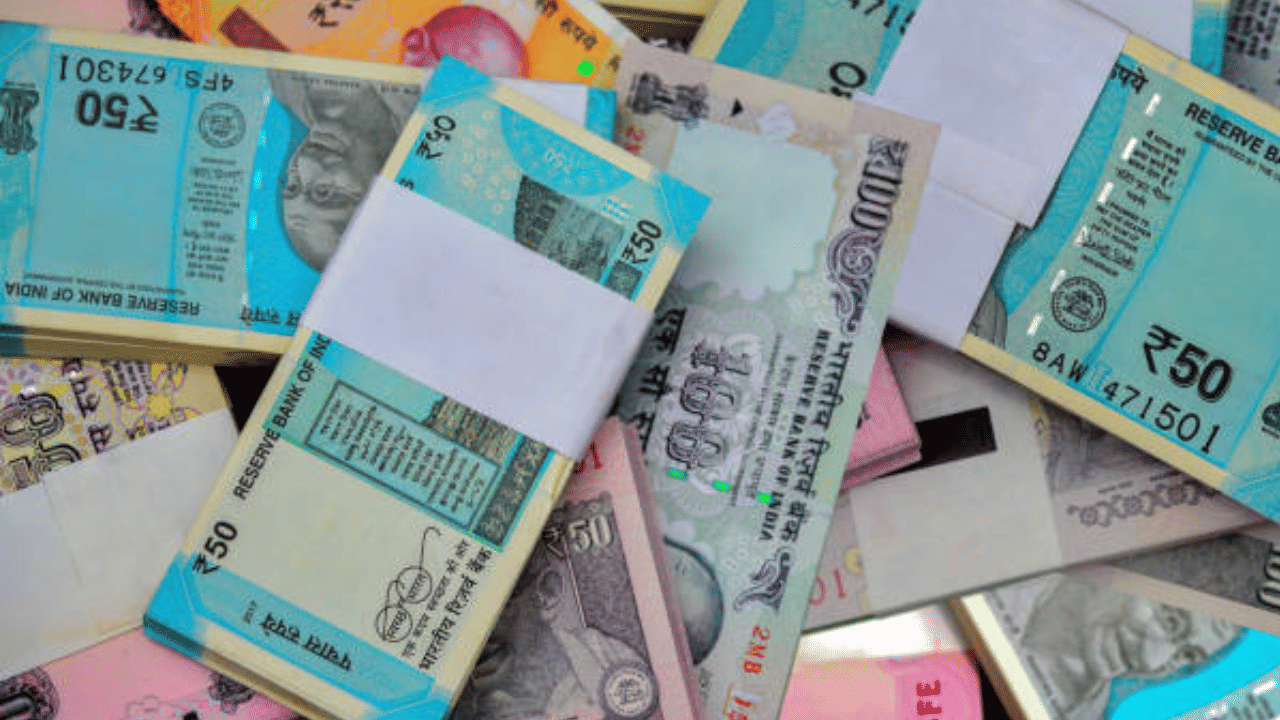 ലോകത്തിലെ മികച്ച പണ്ഡിതന്മാരിൽ ഒരാളും തത്വചിന്തകനും നയതന്ത്രജ്ഞനുമാണ് ആചാര്യനായ ചാണക്യൻ. ജീവിതത്തിലെ വിവിധ മേഖലകളിൽ വിജയം നേടാനുള്ള വഴികളെ കുറിച്ച് അദ്ദേ​ഹം ചാണക്യനീതിയിൽ പറയുന്നു. (Image Credit: Getty Images)