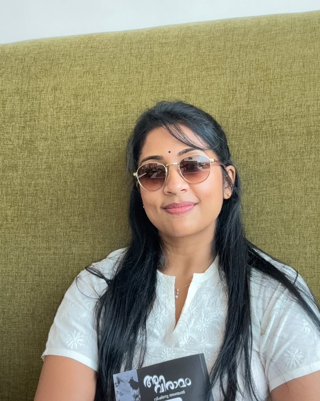 എന്നാൽ അതിനു രണ്ട് പേരും വിചാരിക്കണം. എന്നാൽ മാത്രമേ നമുക്കത് ഉണ്ടാക്കി എടുക്കാൻ പറ്റൂ.  ഒരാൾ മാത്രം വിചാരിച്ചാൽ അത് മുന്നോട്ട് പോകാൻ പറ്റില്ലെന്നാണ് നടി പറയുന്നത്.ഒരുപാട് കാലം ശരിയെന്ന് കരുതിയ തെറ്റുകളുണ്ട്. എല്ലാവരെയും പോലെ താനും ആ തെറ്റുകൾ ശരിയാണെന്ന് വിശ്വസിച്ചിരുന്നുവെന്നാണ് നടി പറയുന്നത്. 