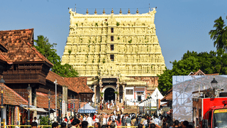 Son Kills Mother: മദ്യക്കുപ്പി നിലത്തുവീണ് പൊട്ടി, അമ്മയെ കഴുത്തറുത്ത് കൊന്ന് മകൻ; പ്രതി അറസ്റ്റിൽ