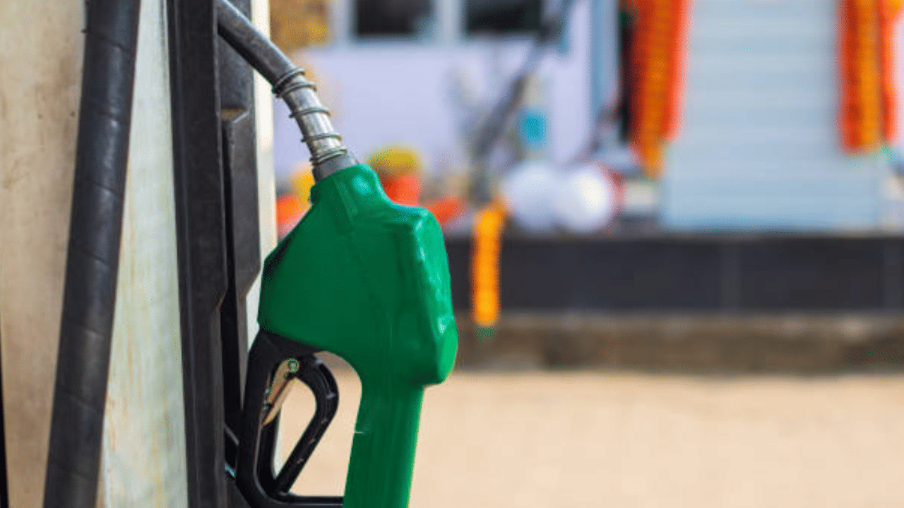 Petrol and Diesel Price: നിങ്ങളുടെ നഗരത്തിലെ പെട്രോൾ, ഡീസൽ വിലകൾ; വണ്ടിയെടുക്കുന്നതിന് മുമ്പ് ഇതൊന്ന് നോക്കൂ...