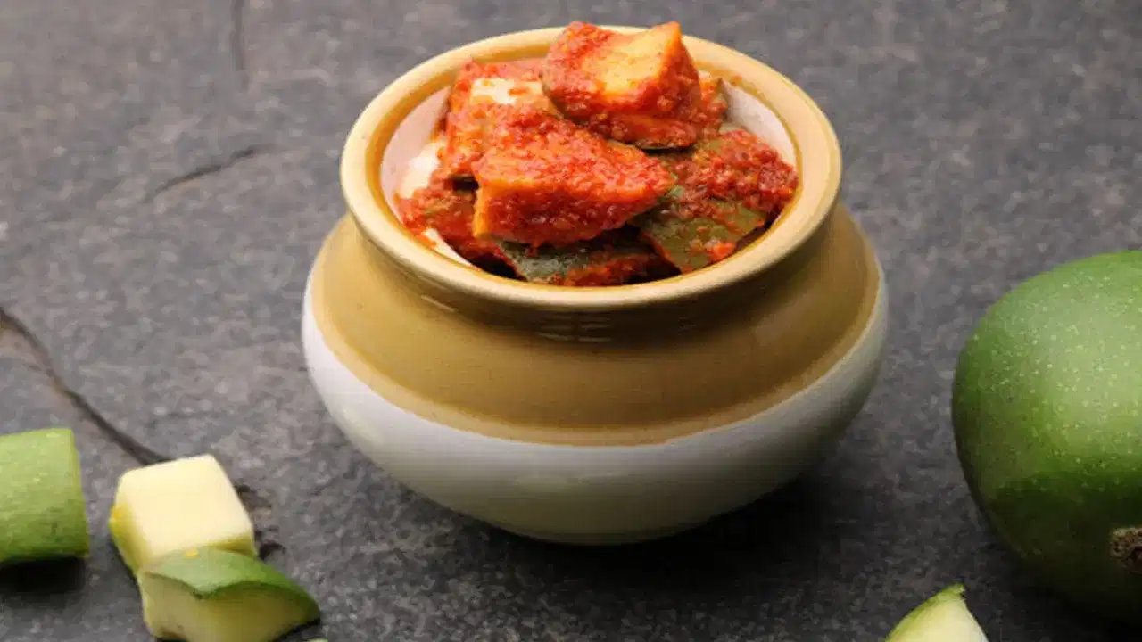 Pickle and cancer: ദിവസവും അച്ചാർ കഴിക്കുന്നതും കാൻസറും തമ്മിൽ ബന്ധമുണ്ടോ?