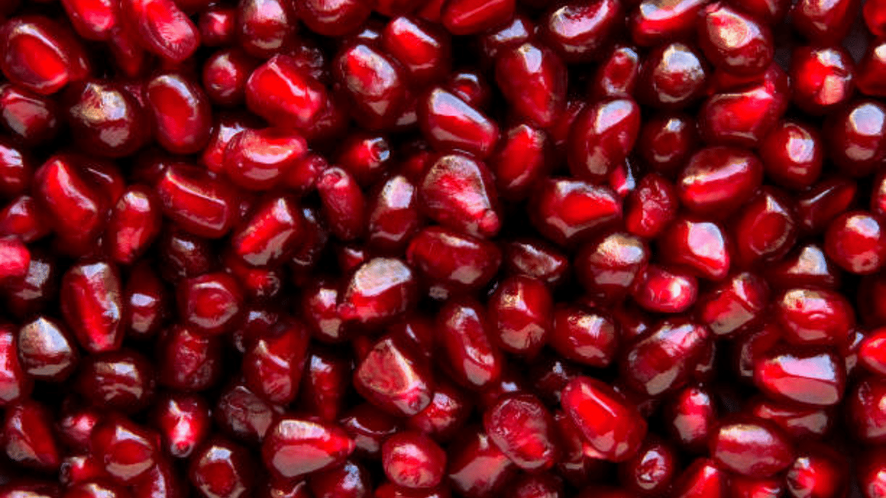 ഹൃദയാരോഗ്യം മെച്ചപ്പെടുത്താനും വീക്കം തടയാനും ഇവ സഹായിക്കും. കൂടാതെ, കാൻസർ പ്രതിരോധം, ദഹനത്തെ പിന്തുണയ്ക്കുക, ചർമ്മാരോഗ്യം മെച്ചപ്പെടുത്തുക തുടങ്ങിയ നിരവധി ഗുണങ്ങൾ ഇവയ്ക്കുണ്ട്. (Image Credit: Getty Images)