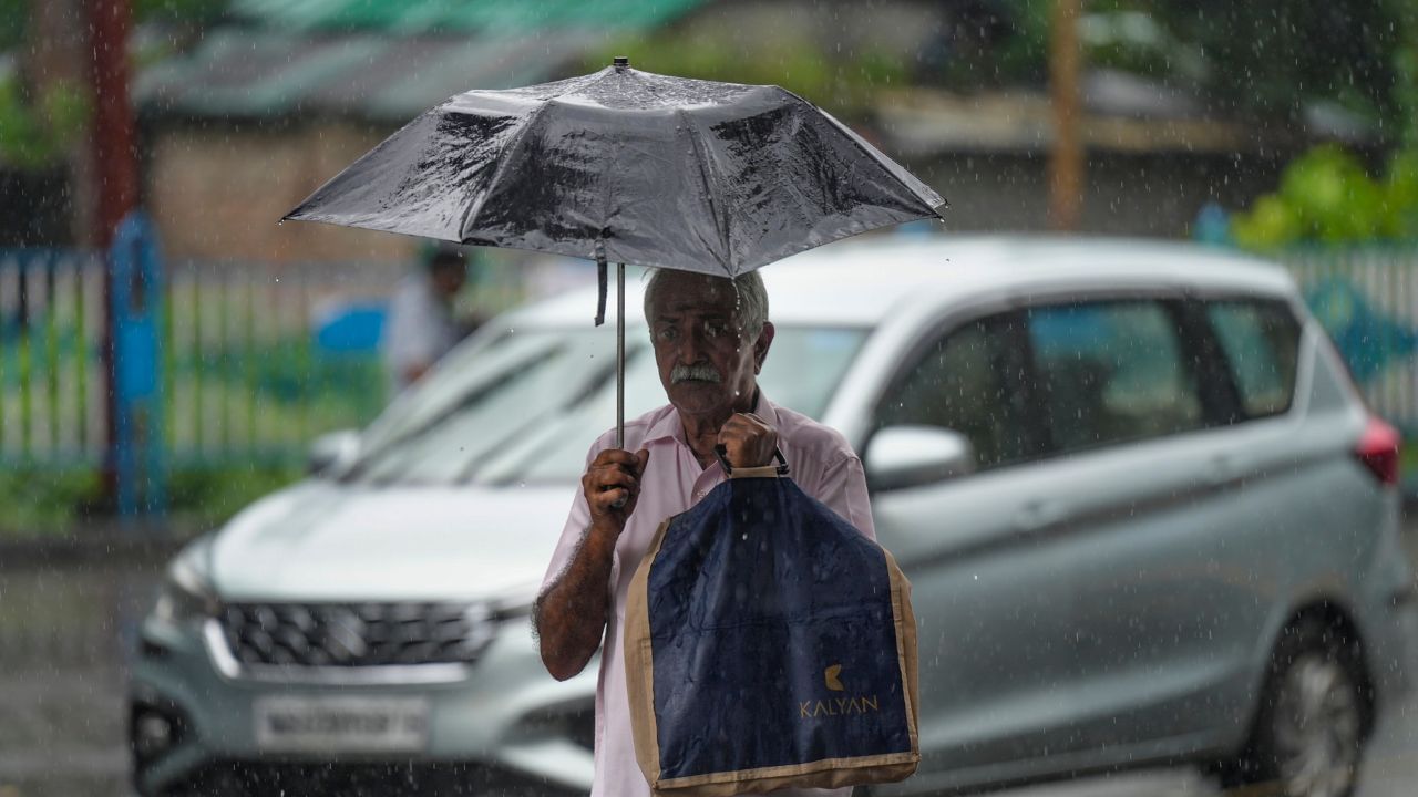 Kerala Rain Alert Today : തുലാവര്‍ഷം കനക്കുന്നു: ഇന്ന് മൂന്ന് ജില്ലകളിൽ യെല്ലോ അലർട്ട്