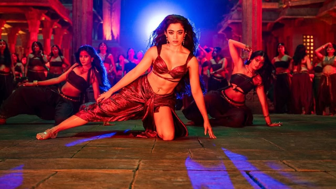 
അതേസമയം ഏറെ നാളായുള്ള ഒരു ഗോസിപ്പ് ആയിരുന്നു രശ്മികാ മന്ദാനയും വിജയ് ദേവരക്കൊണ്ടയും പ്രണയത്തിൽ ആണെന്നുള്ളത്. ഗോസിപ്പുകൾക്ക് വിരാമമിട്ട് ഇത് സ്ഥിരീകരിച്ചിരിക്കുകയാണ്. ദിവസങ്ങൾക്ക് മുമ്പ് രണ്ടുപേരും തമ്മിലുള്ള വിവാഹനിശ്ചയ ചിത്രങ്ങൾ സോഷ്യൽ മീഡിയയിൽ പ്രത്യക്ഷപ്പെട്ടിരുന്നു. (Photo: Rashmika mandana/Instagram)