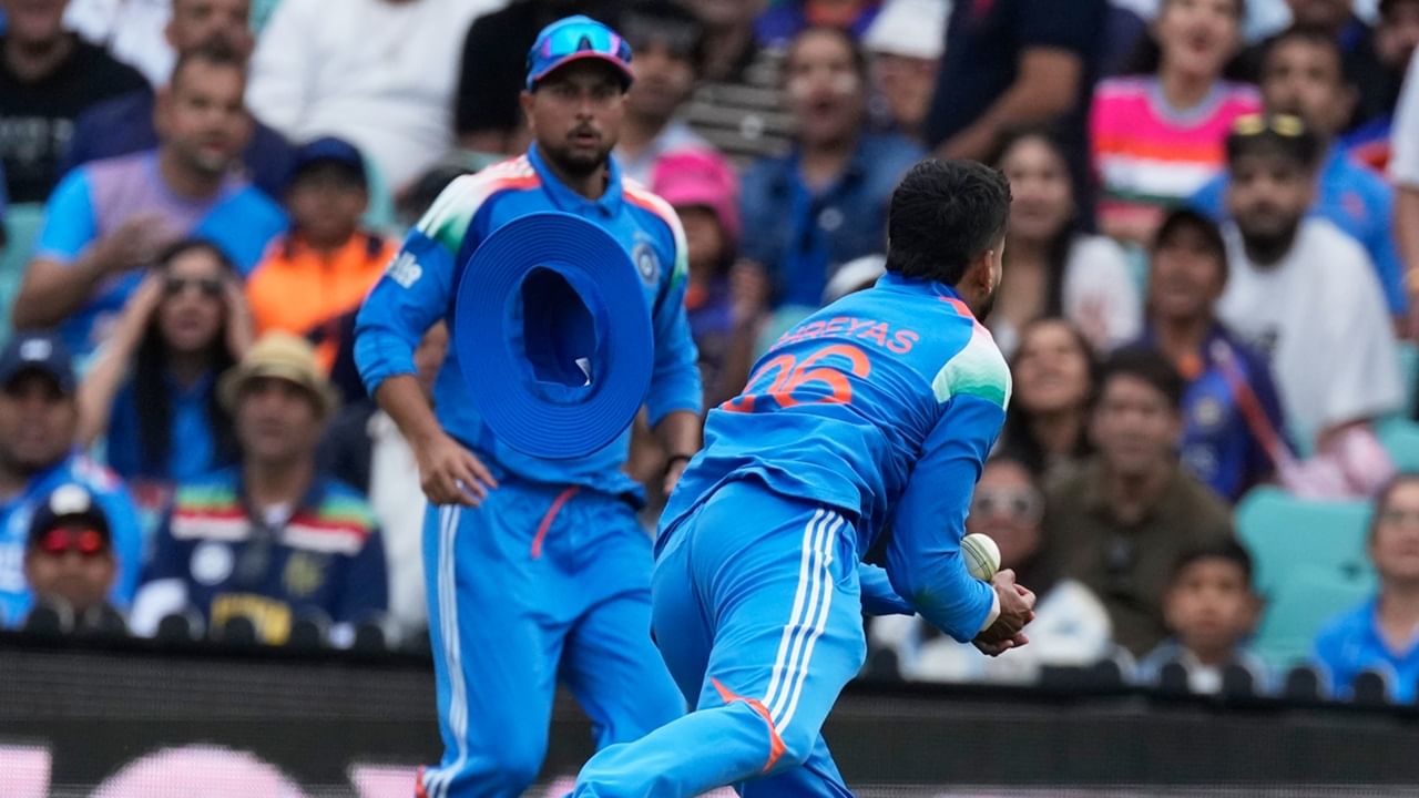 ശ്രേയസിനെ ഇപ്പോള്‍ ഐസിയുവില്‍ നിന്ന് മാറ്റിയിട്ടുണ്ട്. താരം സുഖം പ്രാപിച്ച് വരികയാണ്. ബിസിസിഐ മെഡിക്കൽ ടീം, സിഡ്‌നിയിലെയും ഇന്ത്യയിലെയും സ്പെഷ്യലിസ്റ്റുകളുമായി കൂടിയാലോചിക്കുകയാണ് (Image Credits: PTI)