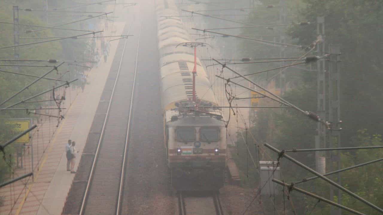 Express trains stoppage: യാത്രക്കാർക്ക് ആശ്വാസവാർത്ത; രണ്ട് എക്സ്പ്രസ് ട്രെയിനുകൾ ഇനി ഈ സ്റ്റോപ്പുകളിൽ നിർത്തും