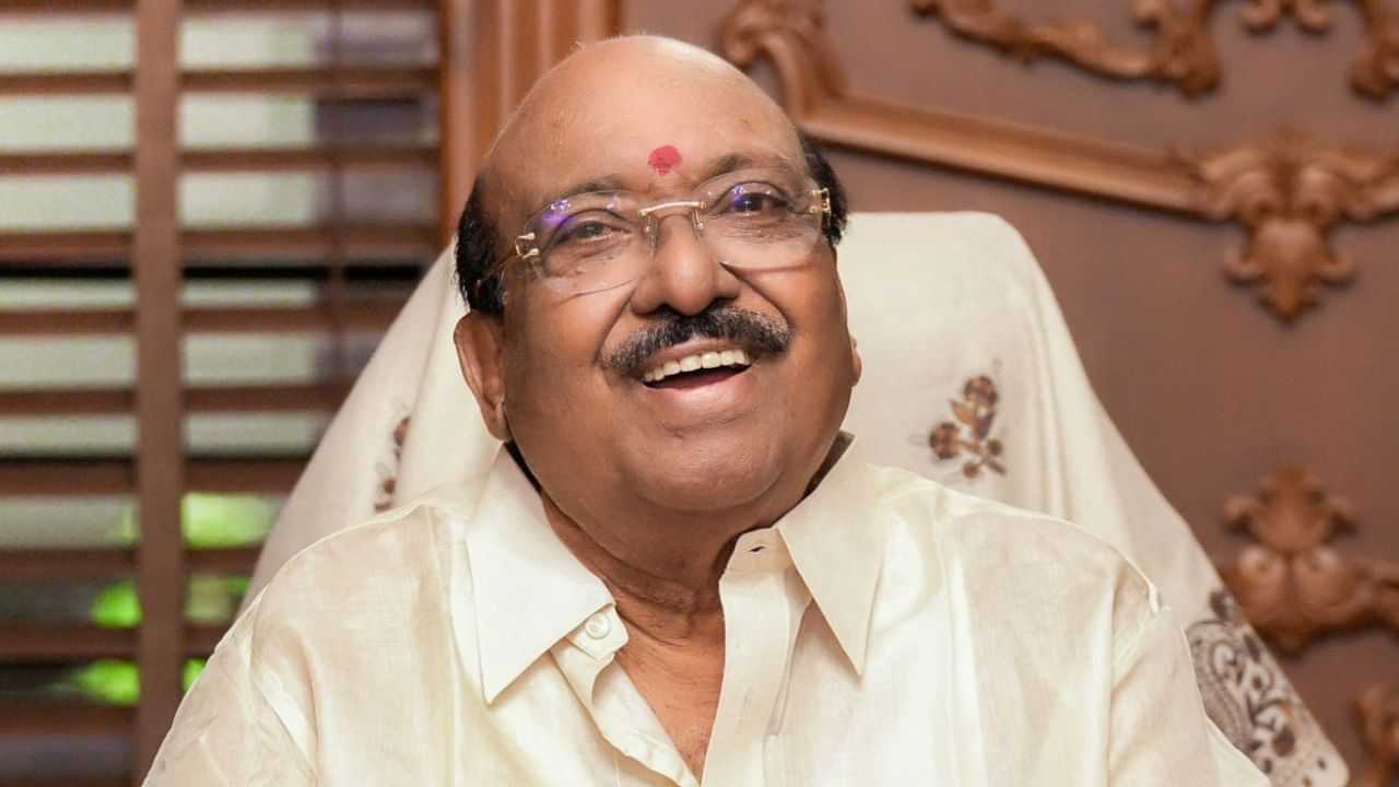 Vellappally Natesan: ദേവസ്വം ബോർഡു വേണ്ട. ഇതെല്ലാം പിരിച്ചു വിട്ട് ഒറ്റ കുടക്കീഴിലാക്കണം, അഭിപ്രായങ്ങൾ തുറന്നടിച്ച് വെള്ളാപ്പിള്ളി Vellappally Natesan: ദേവസ്വം ബോർഡു വേണ്ട. ഇതെല്ലാം പിരിച്ചു വിട്ട് ഒറ്റ കുടക്കീഴിലാക്കണം, അഭിപ്രായങ്ങൾ തുറന്നടിച്ച് വെള്ളാപ്പിള്ളി