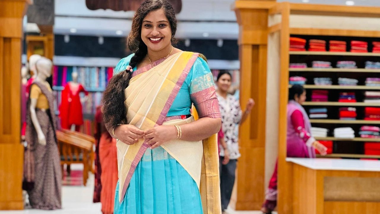 ഇന്ന് ജസ്ന സലിമിനെ അറിയാത്ത ആരുമുണ്ടാകില്ല. കാരണം ​ഗുരുവായൂർ ക്ഷേത്ര ചട്ടങ്ങൾ ലംഘിച്ച് റീൽ ഷൂട്ട് ചെയ്ത് വിവാദം സൃഷ്ടിച്ച സോഷ്യൽ മീഡിയ ഇൻഫ്ലുവൻസറാണ്. 