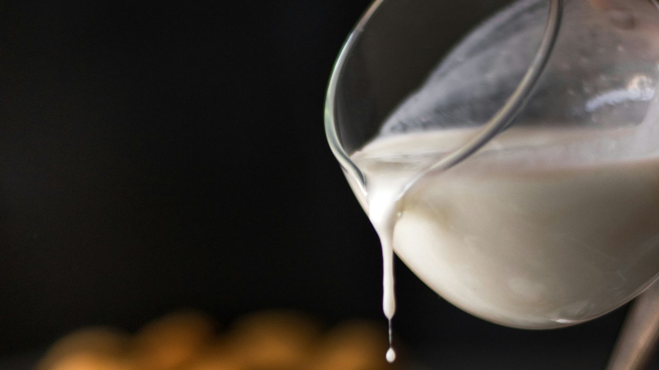 അതിൽ തൈരിനും ചായക്കും നമ്മുടെ നാട്ടിലേതിൽ നിന്ന് വ്യത്യസ്തമായ വളരെ നല്ലൊരു രുചിയുണ്ടെന്നും വീണ്ടും കഴിക്കാൻ തോന്നുന്ന എന്തോ പ്രത്യേകത അതിനുണ്ടെന്നും പലരും എഴുതിയതായി കാണാം. അതിനു പിന്നിൽ വലിയ റോക്കറ്റ് സയൻസ് ഒന്നുമില്ല. ഹിമാലയം തന്നെയാണ് അതിനുള്ള ഉത്തരം. 