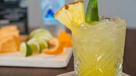 Pineapple Tepache: പൈനാപ്പിളിന്റെ തൊലി മതി, വൈൻ മാറി നിൽക്കുന്ന ടെപാച്ചെ തയ്യാറാക്കാം...