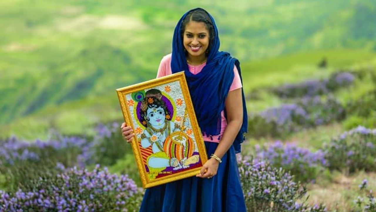 'കണ്ണന് വേണ്ടി' എന്ന് പേരിട്ട് ഇവർ നിരവധി കൃഷ്ണ ചിത്രങ്ങൾ വരച്ചിട്ടുണ്ട്.