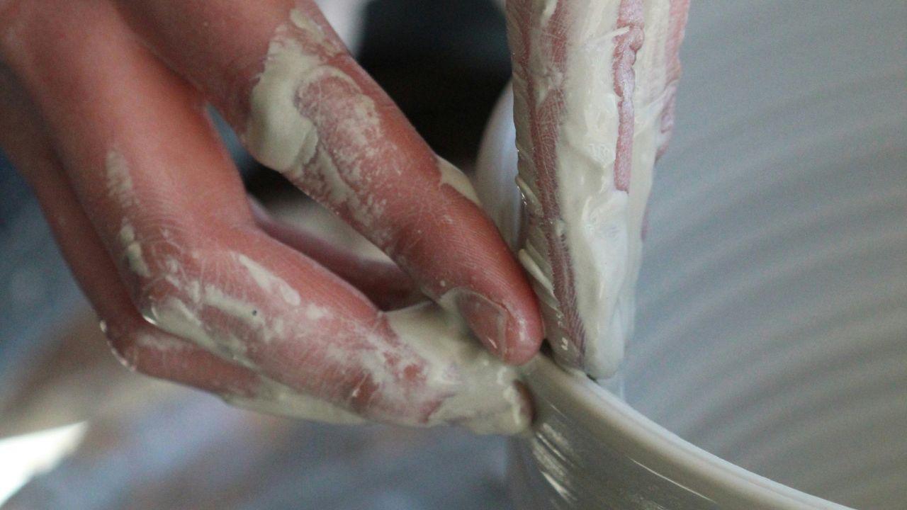 സ്വന്തം കൈകൾ കൊണ്ട് ഒരു വസ്തുവിന് രൂപം നൽകി പൂർത്തിയാക്കുമ്പോൾ ലഭിക്കുന്ന സംതൃപ്തിയും വിജയബോധവും ആത്മവിശ്വാസം വർദ്ധിപ്പിക്കുകയും മാനസികാരോഗ്യം മെച്ചപ്പെടുത്തുകയും ചെയ്യുന്നു.