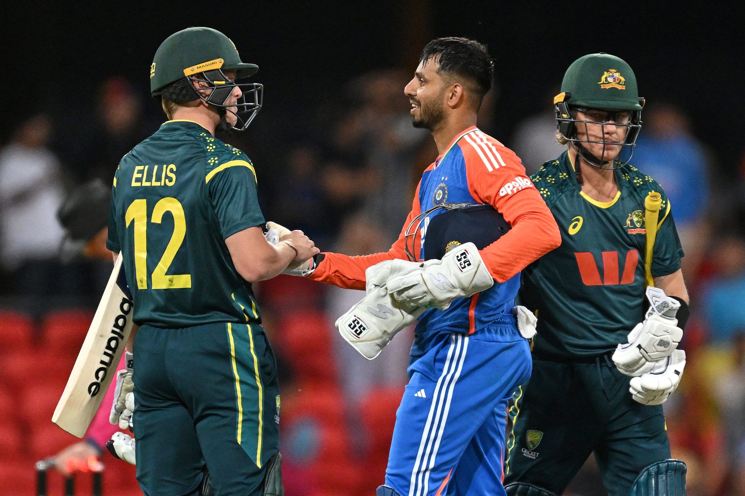 ഓസ്ട്രേലിയക്കെതിരായ ഇന്ത്യയുടെ അവസാന ടി20 ഇന്ന്. ബ്രിസ്ബണിലെ ഗാബയിലാണ് മത്സരം. ഇന്ത്യൻ സമയം ഉച്ചകഴിഞ്ഞ് 1.45ന് മത്സരം ആരംഭിക്കും. നാല് മത്സരങ്ങൾ അവസാനിച്ചപ്പോൾ ഇന്ത്യ 2-1 എന്ന സ്കോറിന് മുന്നിലാണ്. ഈ കളി ജയിച്ചാൽ ഇന്ത്യ പരമ്പര നേടും. (Image Credits- PTI)
