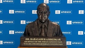 പാരീസീല്‍ അംബേദ്കറുടെ പ്രതിമ അനാച്ഛാദനം ചെയ്ത് പ്രധാനമന്ത്രി