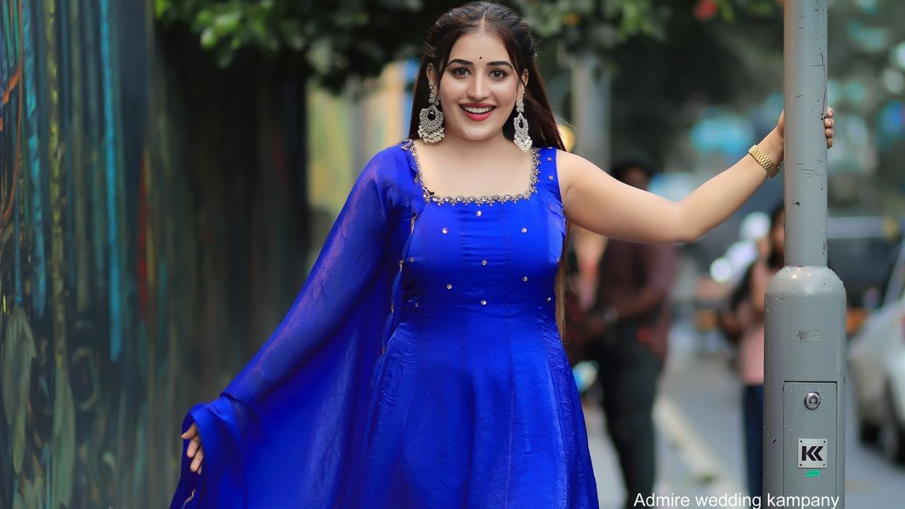 അനുമോളുടെ ഫേസ്ബുക്ക് പോസ്റ്റ് താഴെ തന്നെയാണ് ഒരു വ്യക്തി അനുവിന്റെ പോരായ്മകൾ എന്ന പേരിൽ ഈ കാര്യങ്ങൾ കമന്റ് ഇട്ടിരിക്കുന്നത്. ഷോയിൽ ഒരിക്കലും അനുമോൾ തന്റെ ഹൃദയത്തിൽ നിന്നും മറുപടികളോ പ്രതികരണങ്ങളോ നടത്തിയിട്ടില്ല. എല്ലാം മുൻകൂട്ടി പരിശീലിച്ച് മറുപടികളും ഗെയിം മാത്രമാണ് കളിച്ചത്.  (Photo: Facebook)