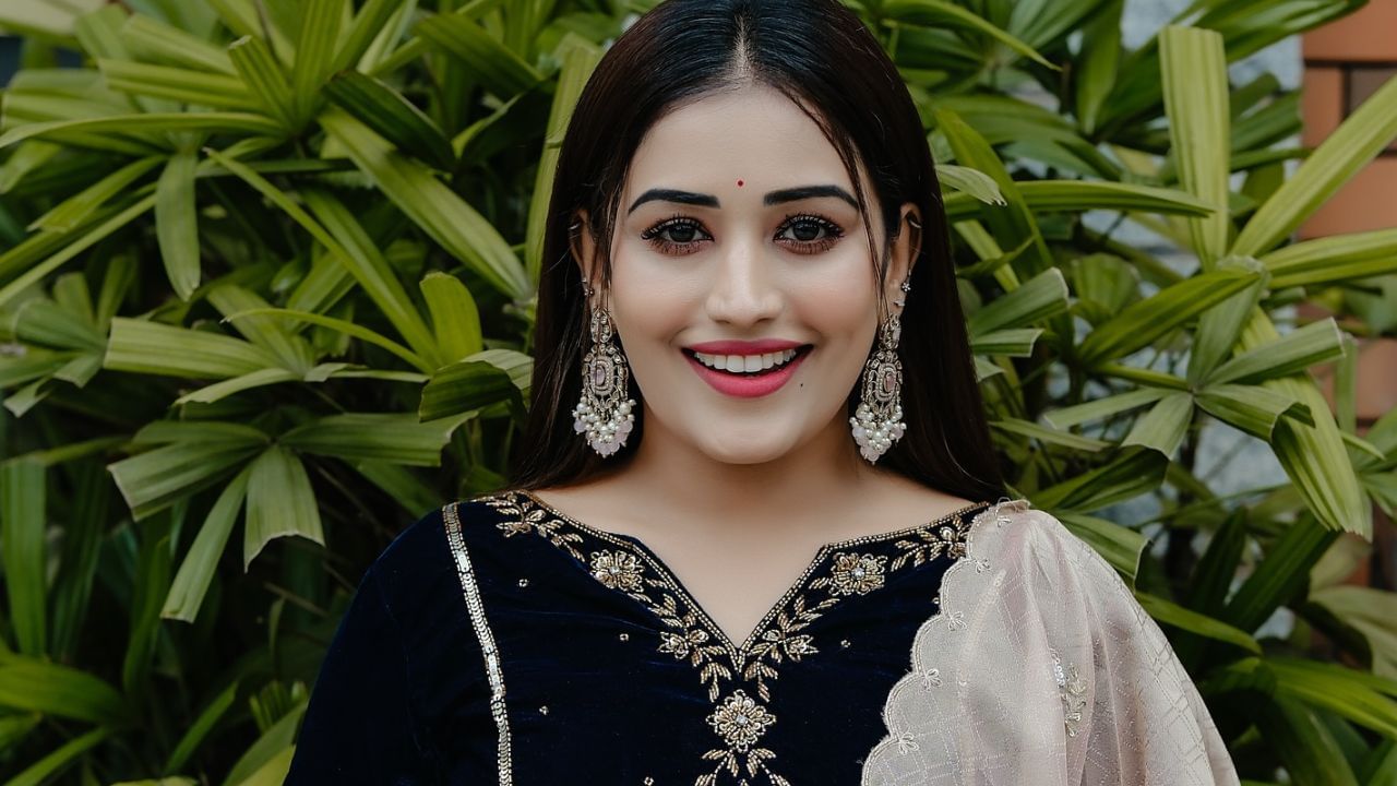 അർഹതപ്പെട്ട ഒരുപാട് ഒരുപാട് മത്സരാർത്ഥികൾ ഉണ്ടായിരുന്നിട്ടും അവരെയെല്ലാം തഴഞ്ഞു കൊണ്ടാണ് അനുമോളെ വിജയിയായി പ്രഖ്യാപിച്ചത്. അനീഷ് ഷാനവാസ് തുടങ്ങിയ മത്സരാർത്ഥികൾ അനുമോളെക്കാൾ അർഹരായിരുന്നു എന്നും വിമർശനം. ഇവർ സത്യസന്ധതയും ശക്തവുമായ പ്രകടനമാണ് കാഴ്ചവച്ചത്. വൈകാരികമായി യാതൊരു പ്രകടനവും അനുമോളുടെ ഭാഗത്തുനിന്നുണ്ടായില്ല. (Photo: Facebook)